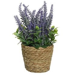 Foto van Lavendel kunstplant in gevlochten plantenmand - paars - d12 x h26 cm - kunstplanten