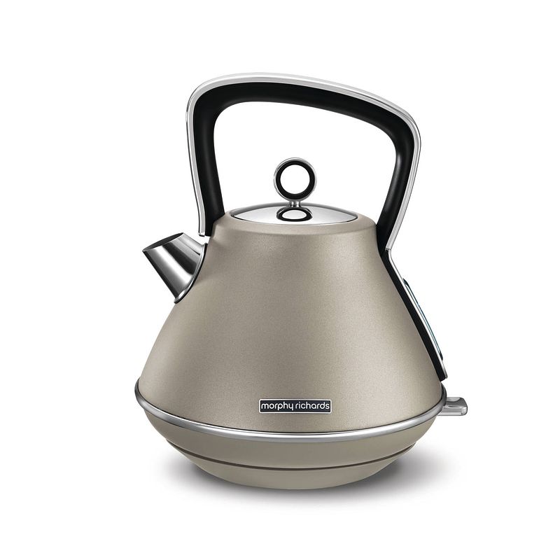 Foto van Morphy richards waterkoker evoke special edition (piramide-vorm) - platina