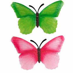 Foto van Set van 2x stuks tuindecoratie muur/wand/schutting vlinders van metaal in groen en roze tinten 40 x 25 cm