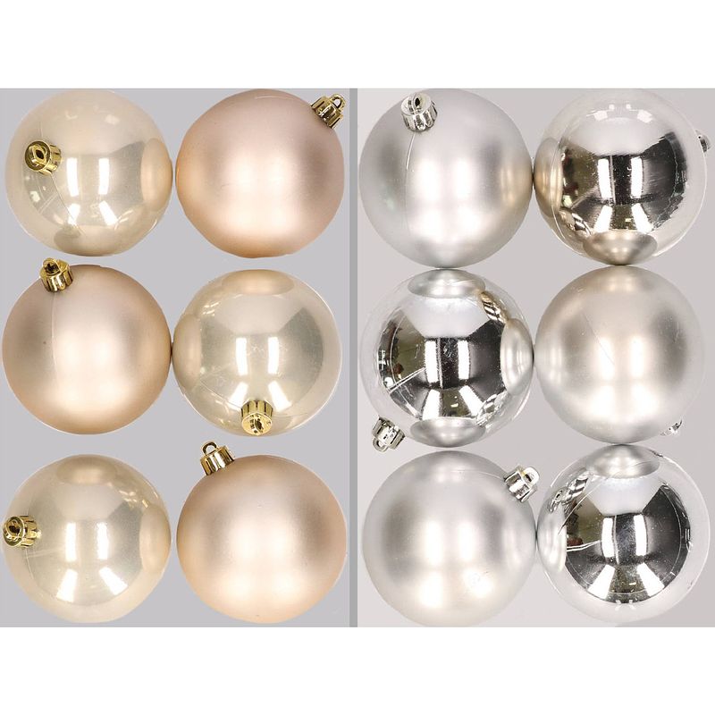 Foto van 12x stuks kunststof kerstballen mix van champagne en zilver 8 cm - kerstbal