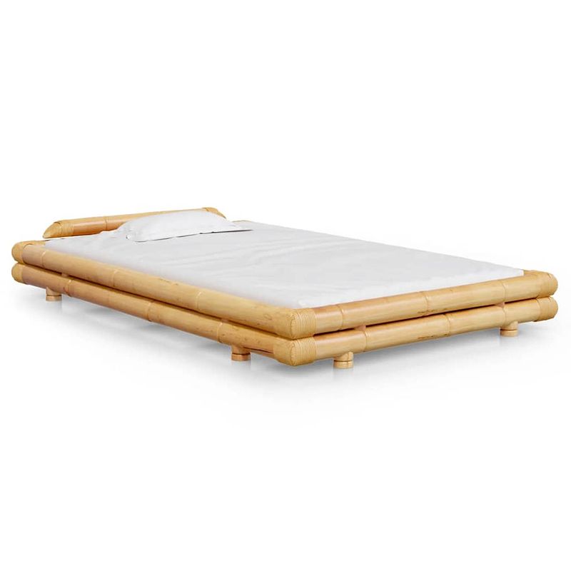 Foto van The living store bedframe - bamboe - rustieke stijl - 220x140x36.5 cm - geschikte matras 200x120x10 cm - montage