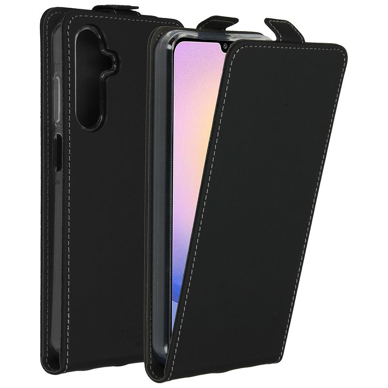 Foto van Accezz flipcase samsung galaxy a25 telefoonhoesje zwart