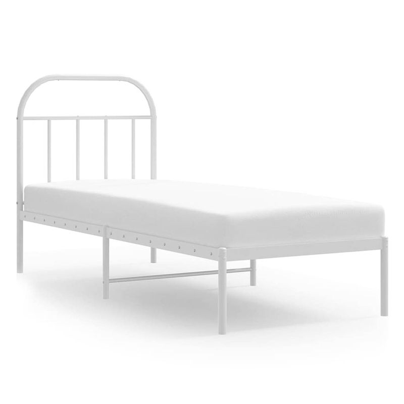 Foto van The living store klassiek bedframe - metalen constructie - inclusief opbergruimte - comfortabele ondersteuning - wit -