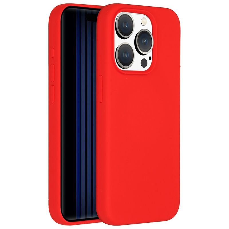 Foto van Accezz liquid silicone backcover iphone 15 pro telefoonhoesje rood