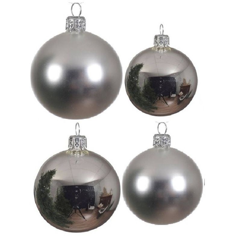 Foto van Glazen kerstballen pakket zilver glans/mat 38x stuks 4 en 6 cm - kerstbal