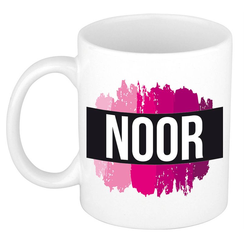 Foto van Naam cadeau mok / beker noor met roze verfstrepen 300 ml - naam mokken