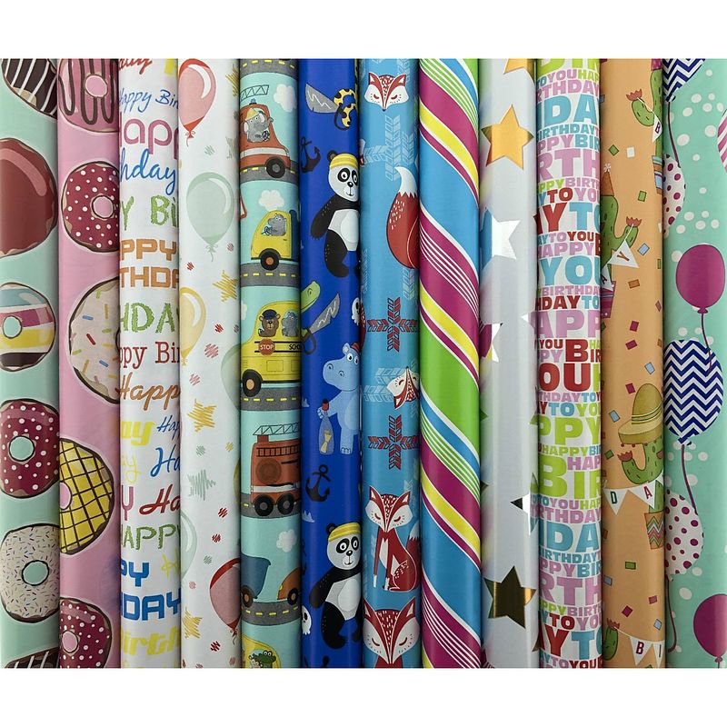 Foto van Assortiment luxe cadeaupapierinpakpapier voor kinderen ch2 - 200 x 70 cm - 70 rollen