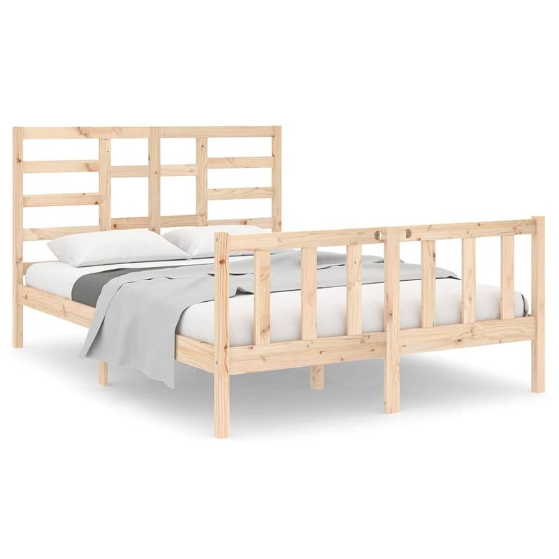 Foto van The living store houten bedframe - grenenhout - 195.5 x 126 x 104 cm - 120 x 190 cm (4ft small double)