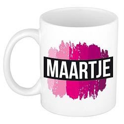 Foto van Naam cadeau mok / beker maartje met roze verfstrepen 300 ml - naam mokken