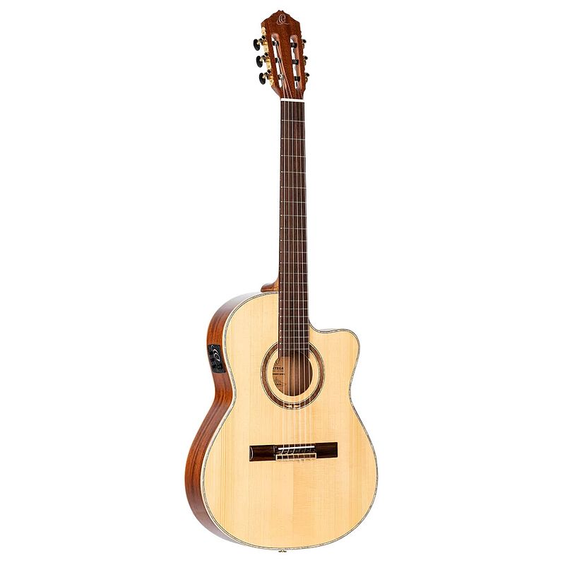 Foto van Ortega rce138-t4 performer series natural elektrisch-akoestische klassieke gitaar met gigbag