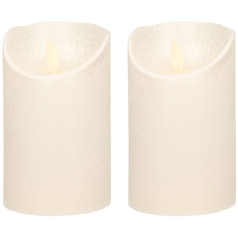 Foto van 2x creme parel led kaarsen / stompkaarsen 12,5 cm - luxe kaarsen op batterijen met bewegende vlam