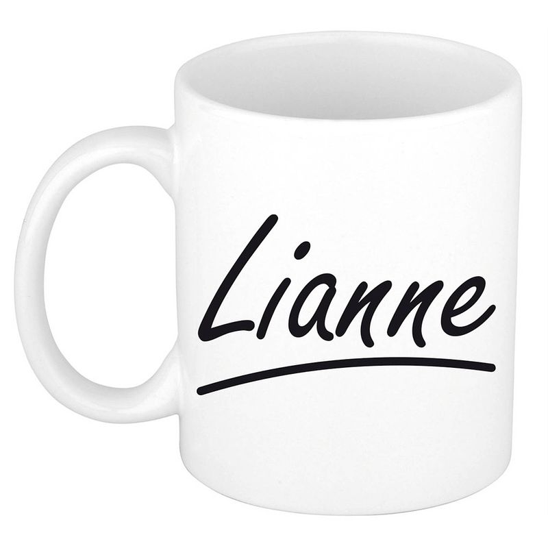 Foto van Naam cadeau mok / beker lianne met sierlijke letters 300 ml - naam mokken