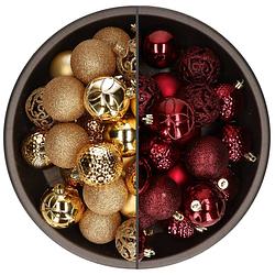 Foto van 74x stuks kunststof kerstballen mix donkerrood en goud 6 cm - kerstbal