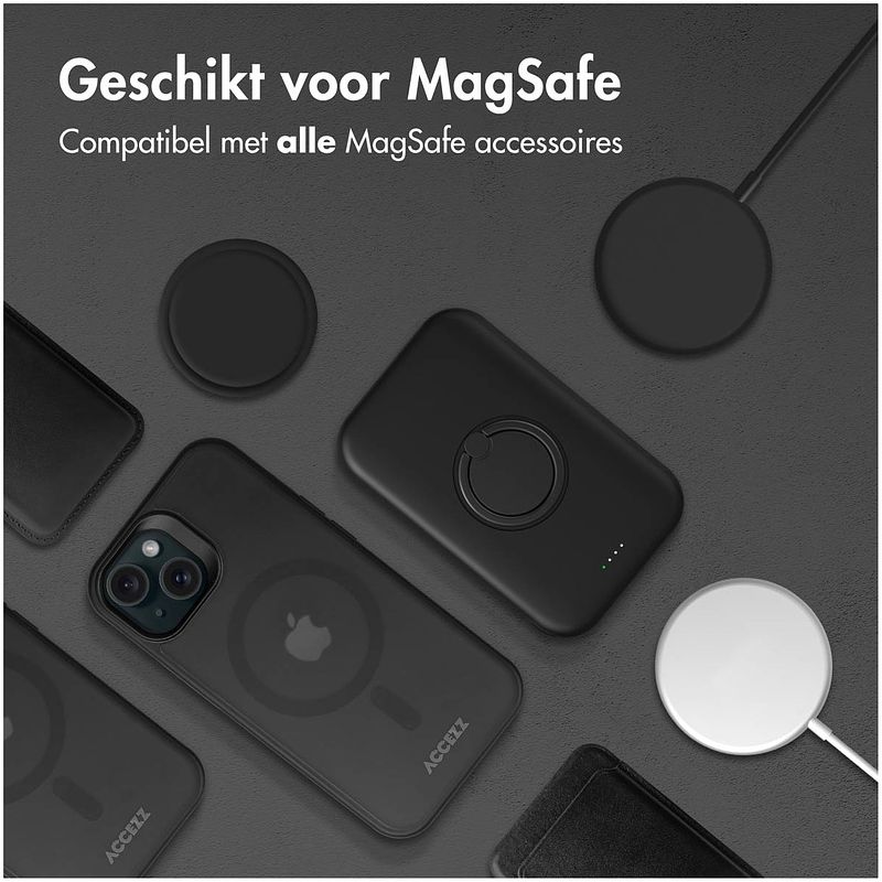 Foto van Accezz rugged frosted met magsafe voor apple iphone 16 pro telefoonhoesje zwart