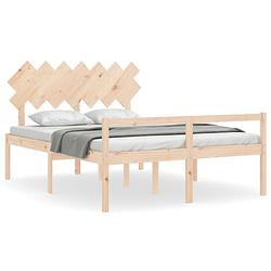 Foto van The living store houten bedframe - massief grenenhout - 205.5 x 155.5 x 81 cm - multiplex lattenbodem