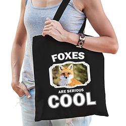 Foto van Katoenen tasje foxes are serious cool zwart - vossen/ vos cadeau tas - feest boodschappentassen