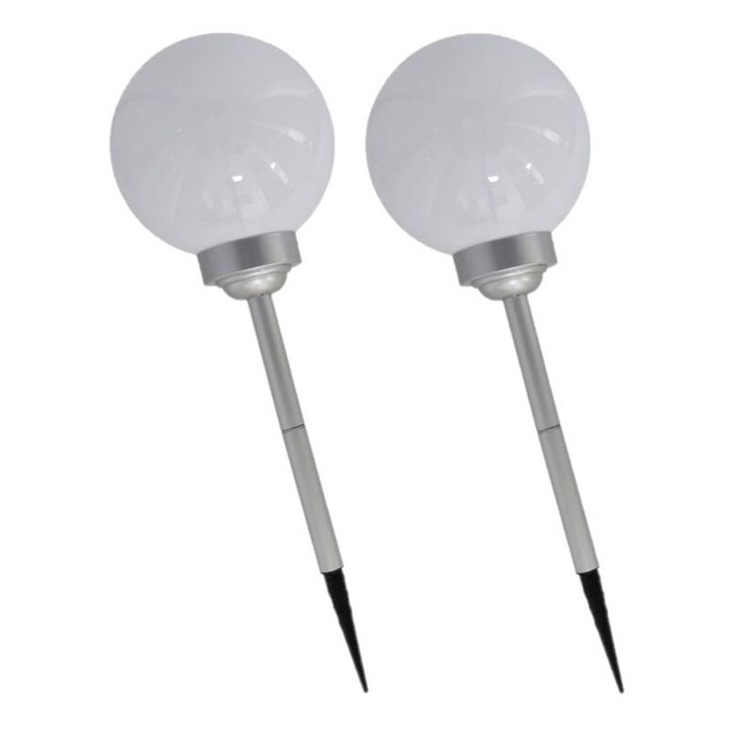 Foto van Set van 2x stuks solar tuinlampen/prikspots bol op zonne-energie 56 cm - prikspotjes