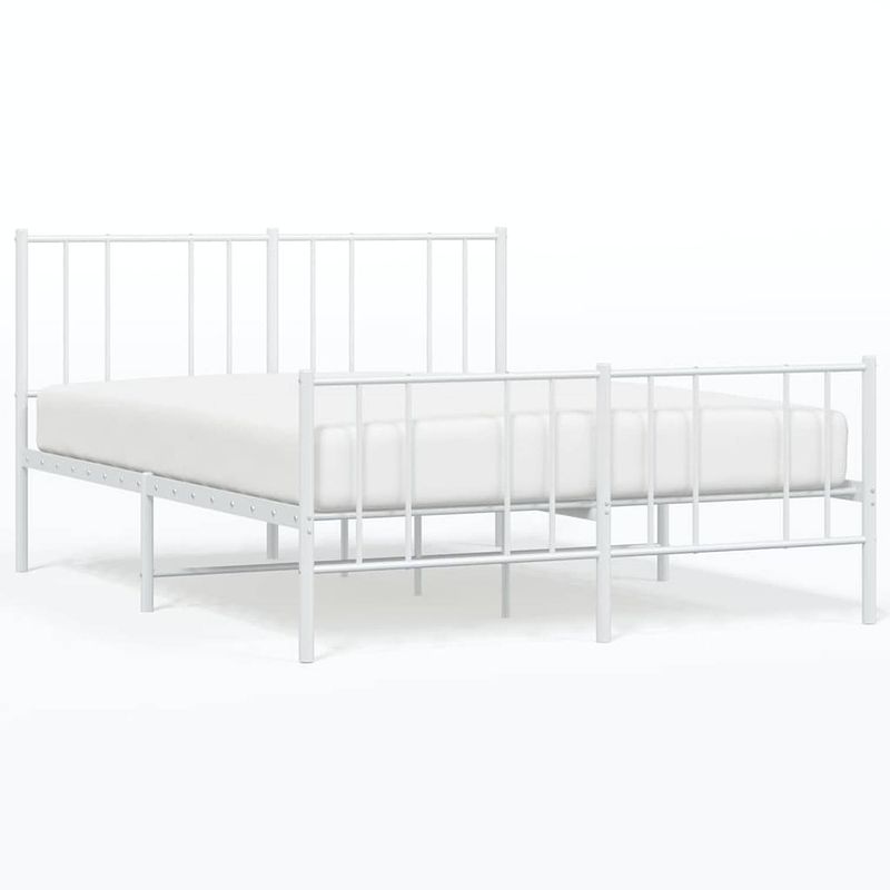 Foto van The living store bedframe the living store classic metaal - 207 x 146 x 90 cm - robuust en elegant