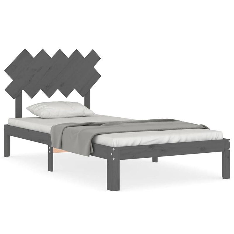 Foto van The living store bedframe met hoofdbord massief hout grijs 100x200 cm - bed