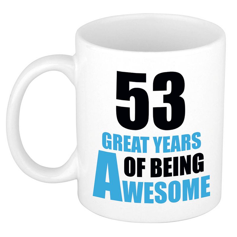 Foto van 53 great years of being awesome cadeau mok / beker wit en blauw - feest mokken