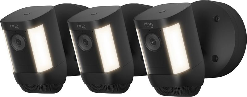 Foto van Ring spotlight cam pro - wired - zwart - 3-pack