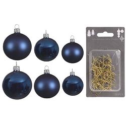 Foto van Groot pakket glazen kerstballen 50x donkerblauw glans/mat 4-6-8 cm incl haakjes - kerstbal