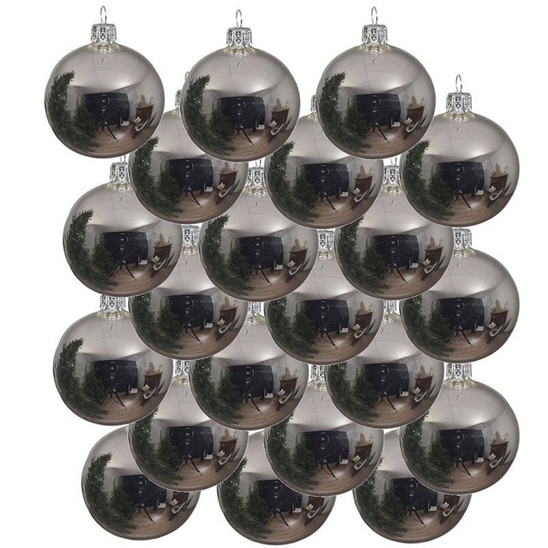 Foto van 18x glazen kerstballen glans zilver 6 cm kerstboom versiering/decoratie - kerstbal