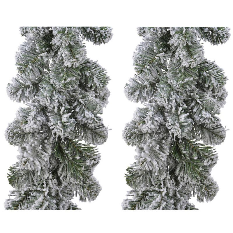 Foto van Set van 3x stuks kerst dennenslinger guirlandes groen met sneeuw 20 x 270 cm - guirlandes