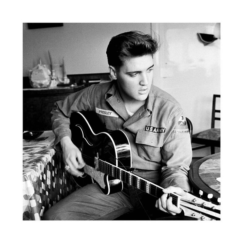 Foto van Pyramid elvis presley us army kunstdruk 40x40cm