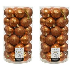 Foto van 74x stuks kunststof kerstballen cognac bruin (amber) 6 cm mat/glans/glitter - kerstbal