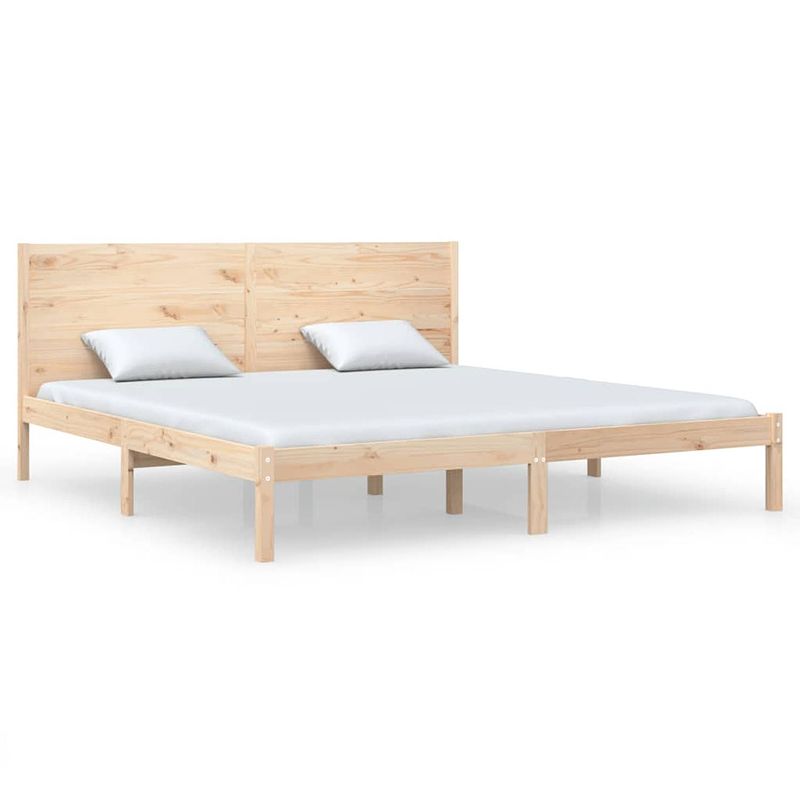 Foto van The living store houten bedframe - klassiek - 205.5 x 205.5 cm - massief grenenhout