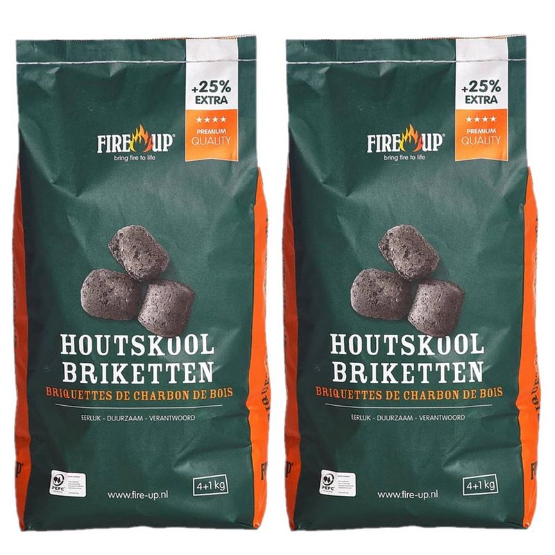 Foto van 2x zakken fire-up houtskool briketten 5 kilo - briketten