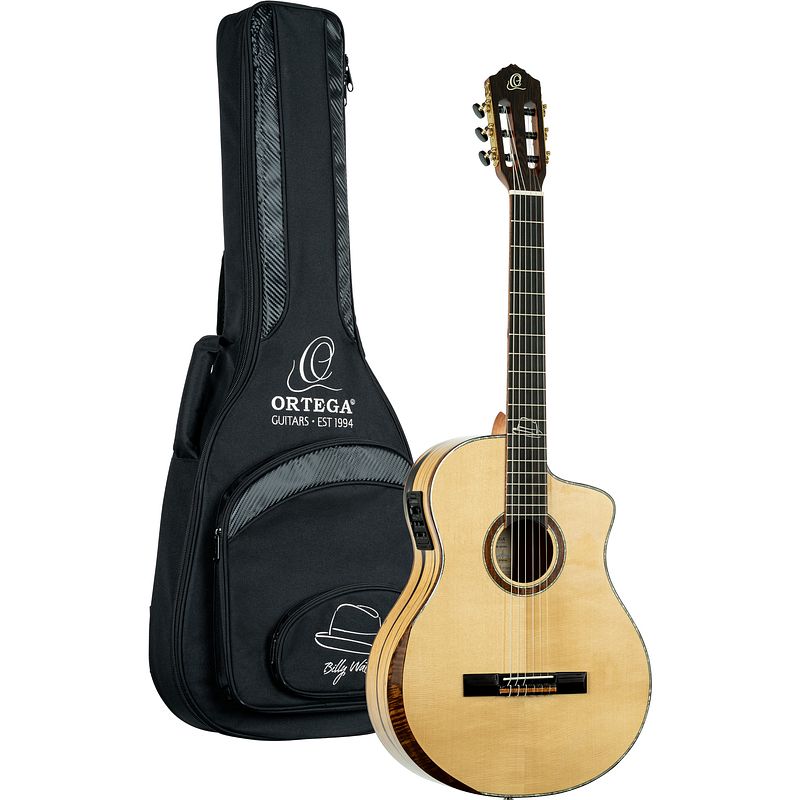 Foto van Ortega signature series bywsm guitar e/a klassieke gitaar met gigbag