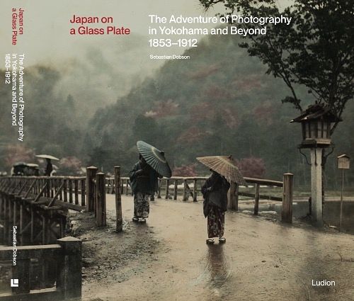 Foto van Japan on a glass plate - sebastian dobson - hardcover (9789493039995)