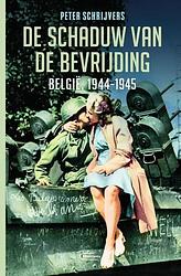 Foto van De schaduw van de bevrijding - peter schrijvers - paperback (9789022338933)