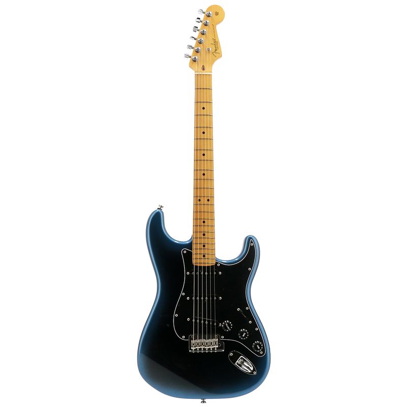 Foto van Fender american professional ii stratocaster dark night mn elektrische gitaar met koffer