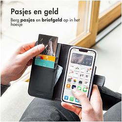 Foto van Accezz wallet softcase bookcase samsung galaxy a25 telefoonhoesje zwart