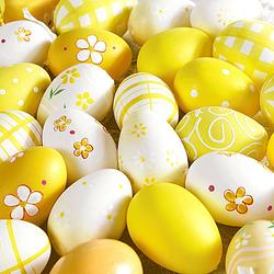Foto van 40x servetten pasen thema gele en witte eieren 33 x 33 cm - feestservetten