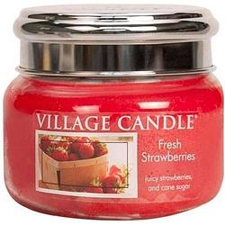 Foto van Village candle geurkaars fresh strawberries 9,5 cm wax rood
