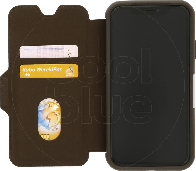 Foto van Otterbox strada iphone 11 book case bruin