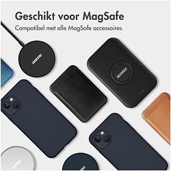 Foto van Accezz liquid silicone backcover met magsafe iphone 16 pro max telefoonhoesje blauw