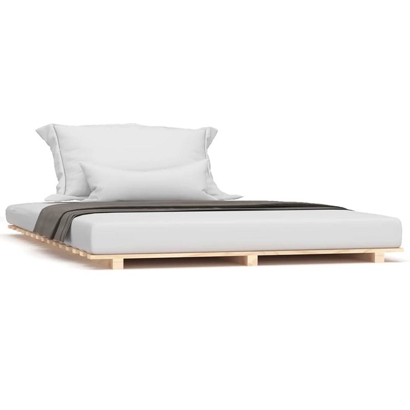 Foto van The living store houten bedframe - massief grenenhout - 200 x 140 x 5 cm - stabiel en stevig