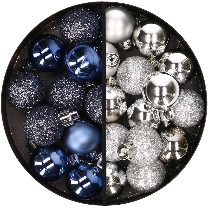 Foto van 34x stuks kunststof kerstballen donkerblauw en zilver 3 cm - kerstbal