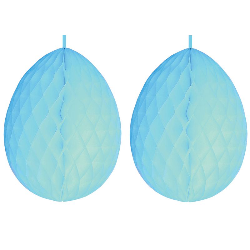 Foto van 2x stuks hangdecoratie honeycomb paaseieren pastel blauw van papier 30 cm - feestdecoratievoorwerp