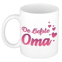 Foto van De liefste oma kado mok / beker wit met roze hartjes - verjaardagscadeau - feest mokken