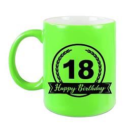 Foto van Happy birthday 18 years cadeau mok / beker neon groen met wimpel 330 ml - feest mokken