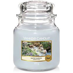 Foto van Yankee candle geurkaars medium water garden - 13 cm / ø 11 cm