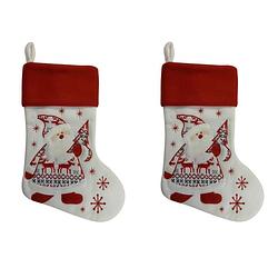Foto van 2x stuks kerstsok wit/rood pluche 45 cm kerstversiering/kerstdecoratie - kerstsokken