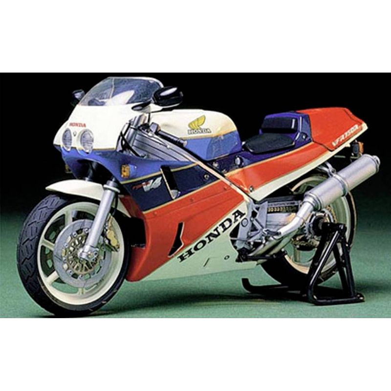 Foto van Tamiya 300014057 honda vfr 750r 1987 motorfiets (bouwpakket) 1:12