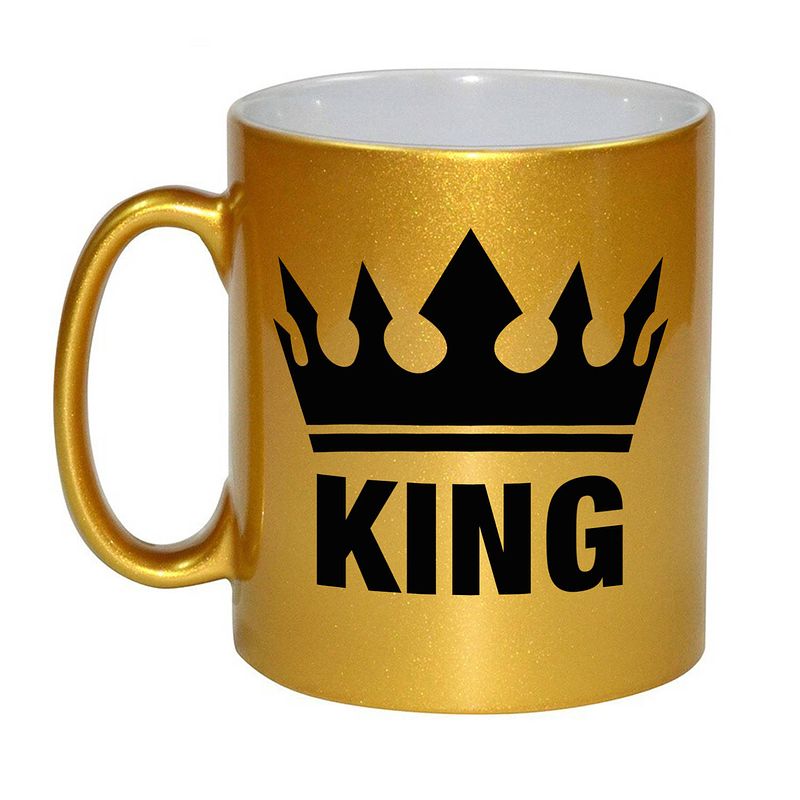 Foto van Cadeau king mok/ beker goud met zwarte bedrukking 300 ml - feest mokken